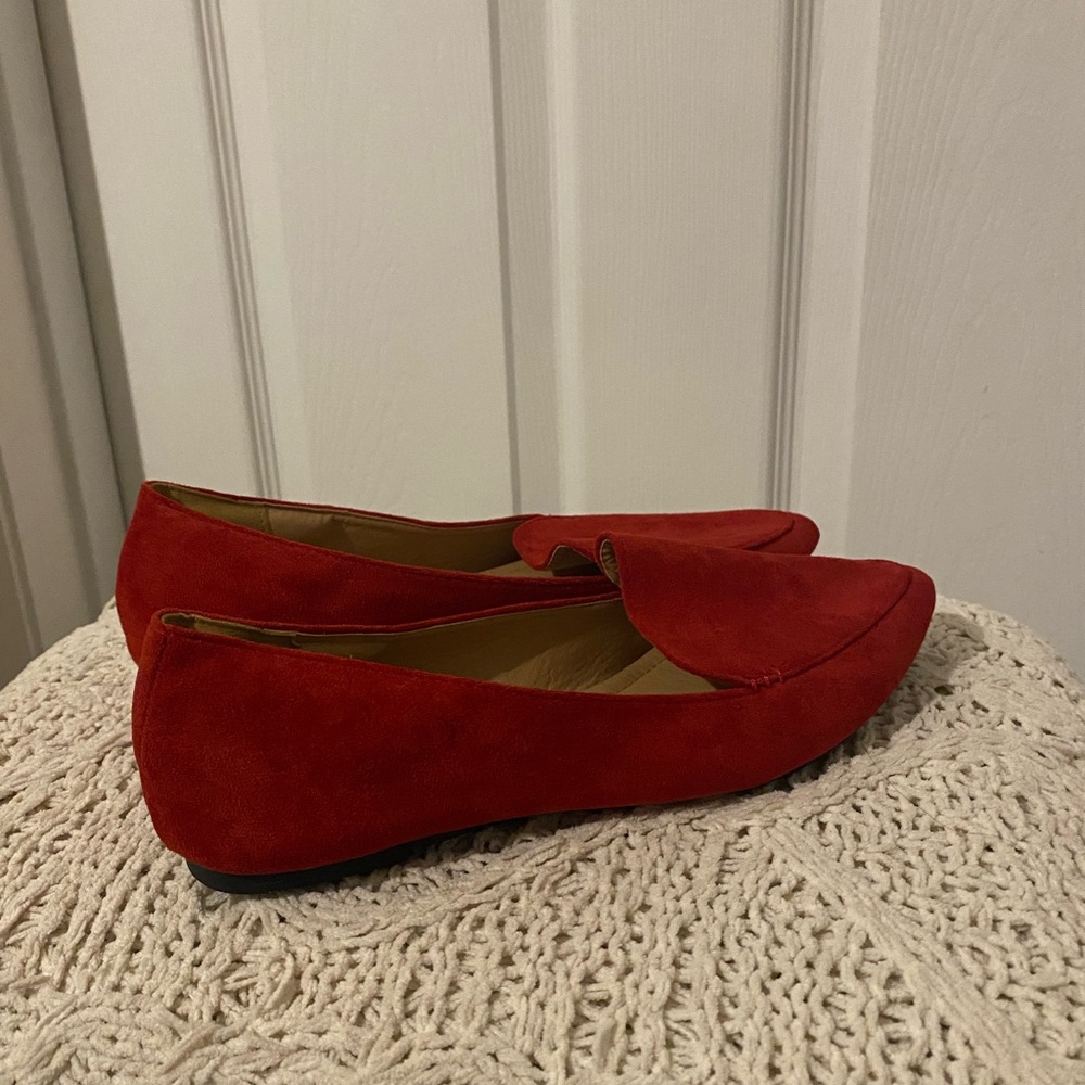 Chic Red Suede Women's Loafers - Picture 3 of 3